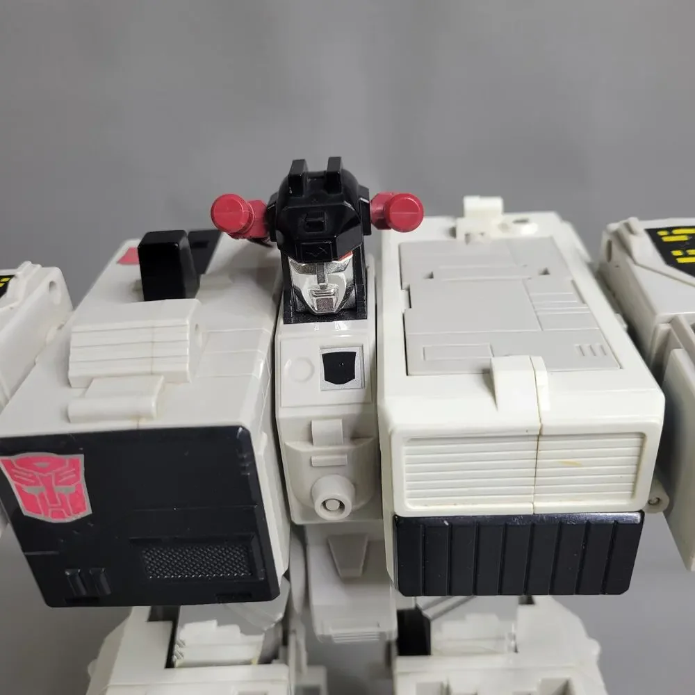 Vintage g1 transformers metroplex Hasbro Takara action figure 1985 NOT COMPLETE